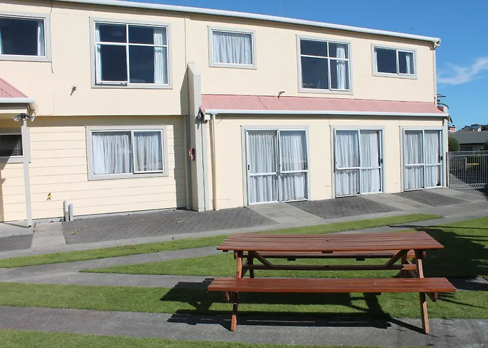 Hotels Close to Airport Riverview
